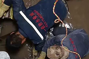合肥电梯井堵漏施工视频